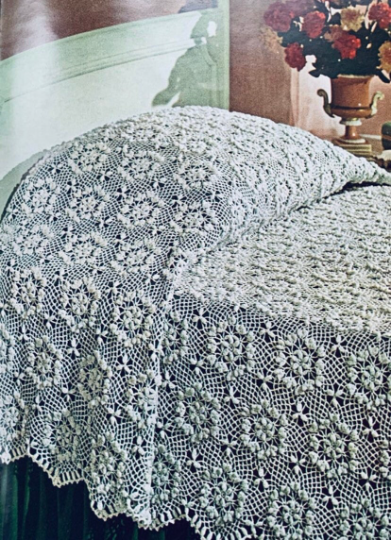 Crochet & Tatting Patterns for Doilies Tablecloth Bedspread Edgings & Home Decor Vintage Pattern Booklet