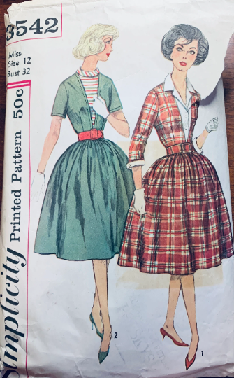 60s Fit N Flare Dress with Choice of Dickeys Collar Variations Detachable Cuffs Petite Vintage Sewing Pattern Simplicity 3542 B32