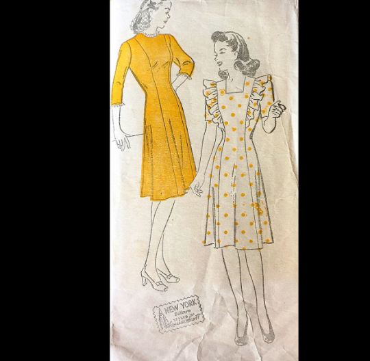 40s Pinafore Sun Dress Princess Seam Ruffled Fit and Flare Sundress Petite Vintage Sewing Pattern New York 687 Bust 31