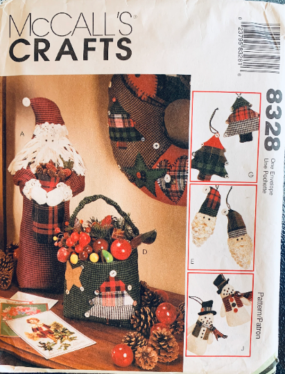 Christmas Holiday Decorations Father Christmas Stockings Wreath Ornaments Home Decor Sewing Pattern McCalls 8327