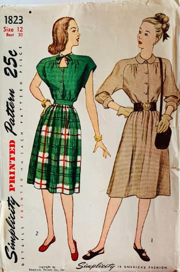 40s Shirtwaist Keyhole Neckline Dress w/ Curved Seams Petite Dresses Vintage Sewing Pattern Simplicity 1823 B30